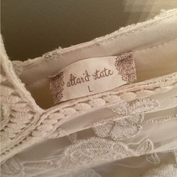 ALTAR'D STATE LARGE IVORY GOLD FLORAL LACE V NECK SLEEVELESS PARTY DRESS - Picture 6 of 7